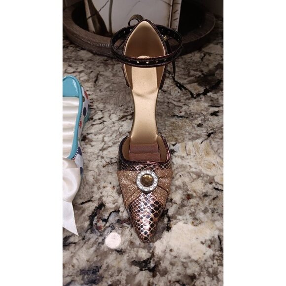 2 X Adorable Elaborate Shoe Ring Jewlery Holders. Exquisitely Crafted Accessory - Picture 2 of 16